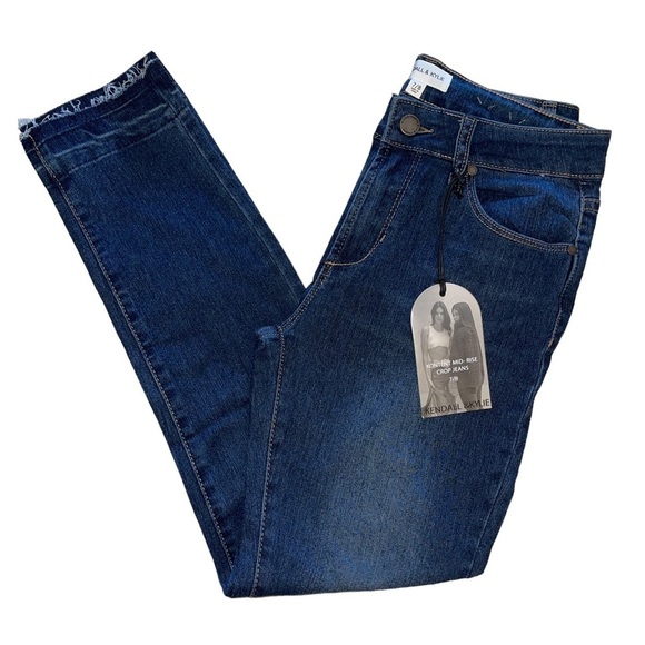 KENDALL & KYLIE Kontent Mid-Rise Crop Jeans Raw Hem | Size 7/8 | NWT - Picture 4 of 6